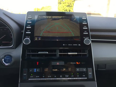 Used 2019 Toyota Avalon Limited w/ Preferred Accessory Package image 20