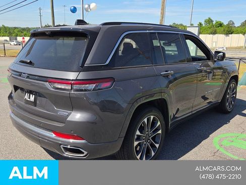 Used 2023 Jeep Grand Cherokee Overland w/ Luxury Tech Group IV AWD/4WD image 16