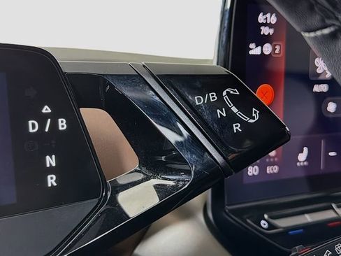 Used 2023 Volkswagen ID.4 Pro image 18