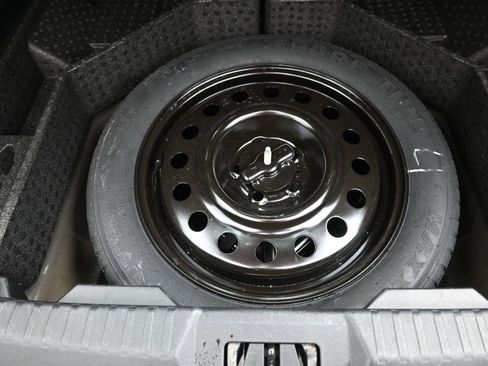 Certified 2017 Ford Edge SEL w/ Equipment Group 201A image 23