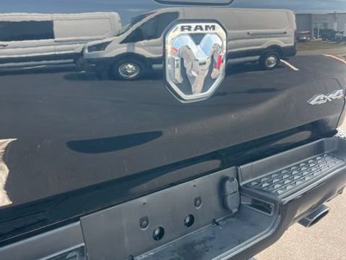 Used 2022 RAM 1500 Big Horn AWD/4WD image 12