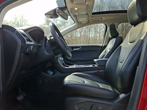 Used 2022 Ford Edge Titanium w/ Equipment Group 301A image 13