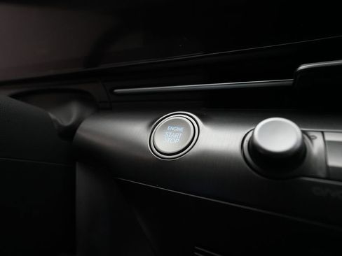 Used 2025 Hyundai Kona SEL image 30