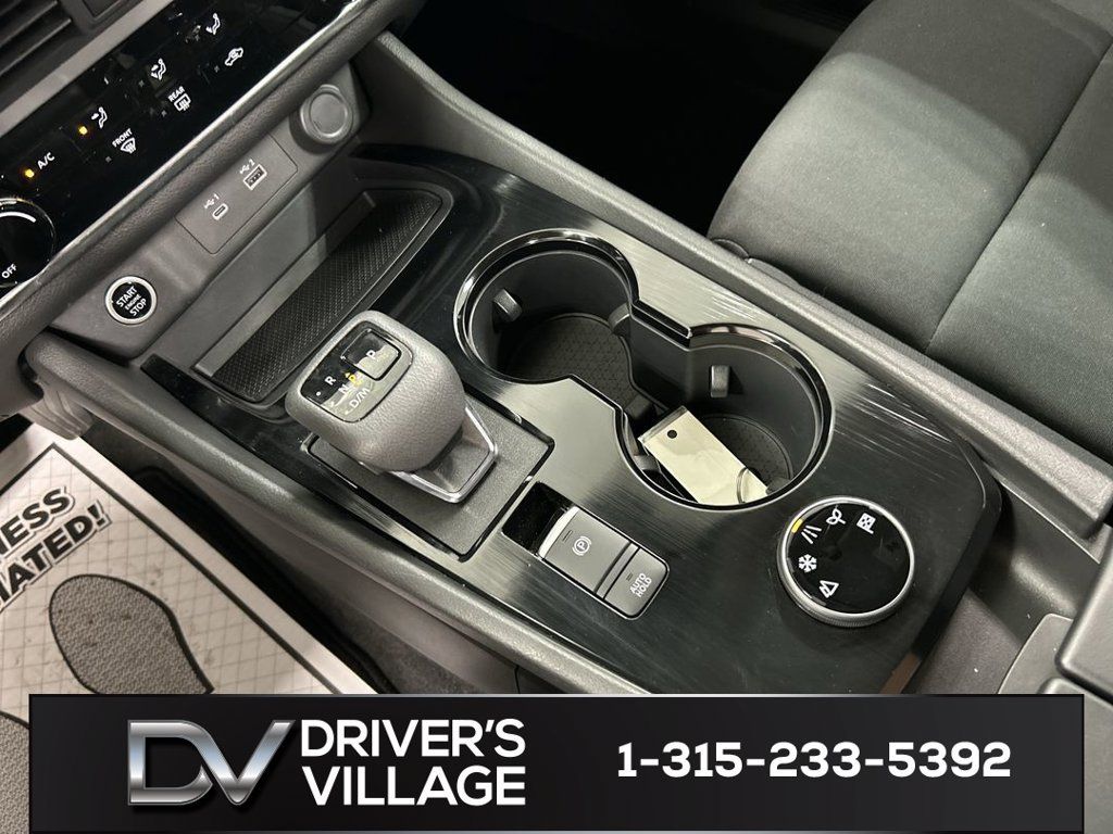 Used 2023 Nissan Rogue S AWD/4WD image 17