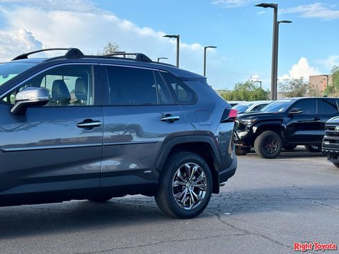 Certified 2022 Toyota RAV4 Limited w/ Limited Grade Weather Package AWD/4WD image 10