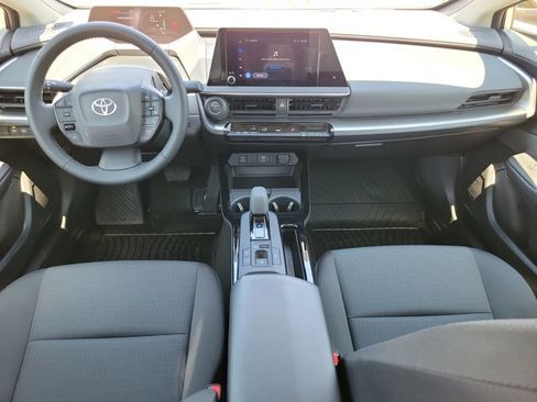 Used 2025 Toyota Prius LE FWD image 11