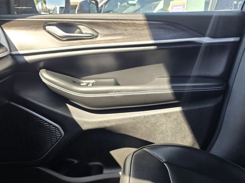 New 2026 Jeep Grand Cherokee Limited image 12