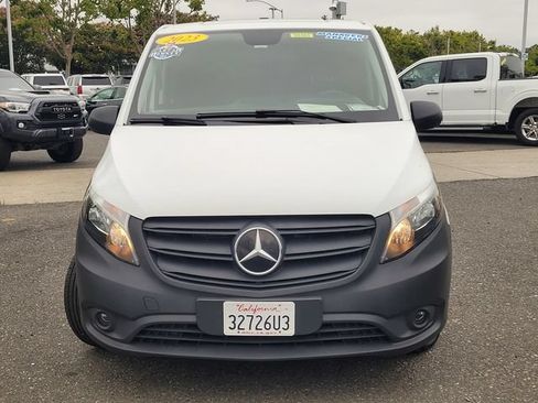 Used 2023 Mercedes-Benz Metris image 2