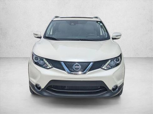 Used 2019 Nissan Rogue Sport SL w/ Premium Package FWD image 2