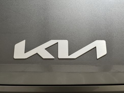 Used 2024 Kia EV9 Wind AWD/4WD image 12