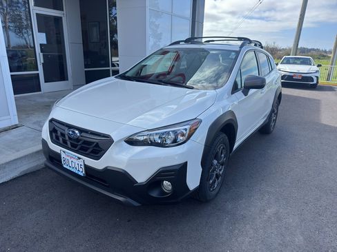 Used 2021 Subaru Crosstrek 2.5i Sport w/ Moonroof Package image 2