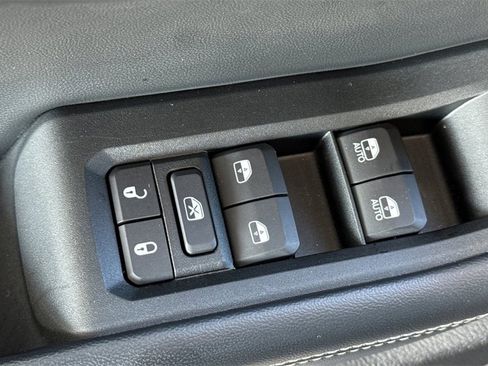 Used 2024 Jeep Grand Cherokee Limited image 16