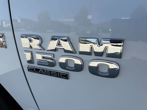Used 2019 RAM 1500 Classic SLT image 11
