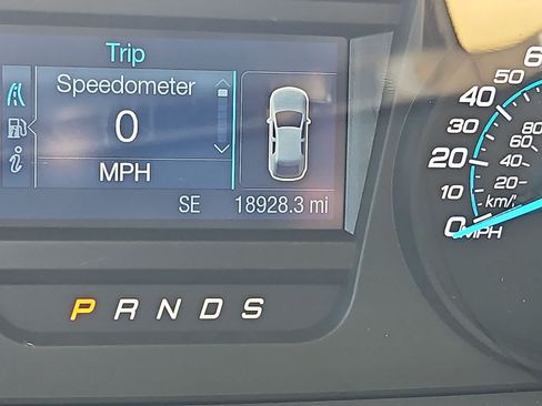Used 2018 Ford Taurus SE FWD image 18