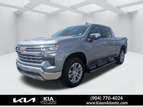 Used 2025 Chevrolet Silverado 1500 LTZ AWD/4WD image 7