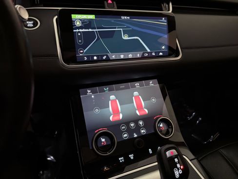 Used 2020 Land Rover Range Rover Evoque S image 32