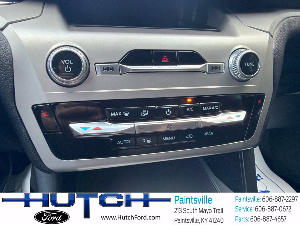 Used 2023 Ford Explorer XLT AWD/4WD image 33