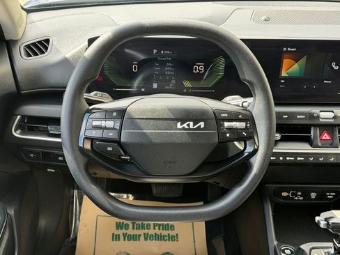 Used 2025 Kia K4 LXS image 18