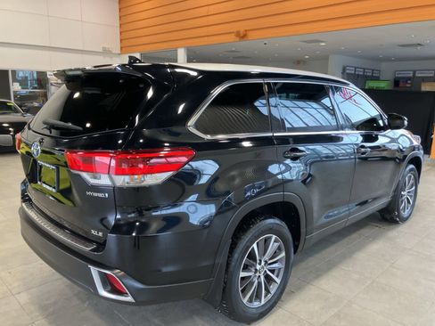 Used 2019 Toyota Highlander XLE image 5