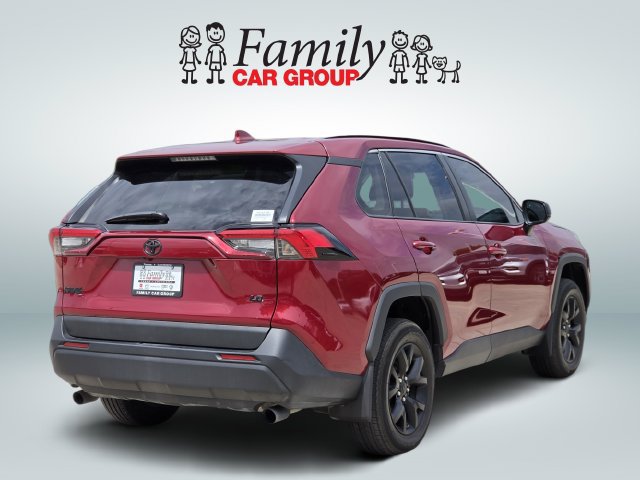 Used 2024 Toyota RAV4 LE FWD image 4