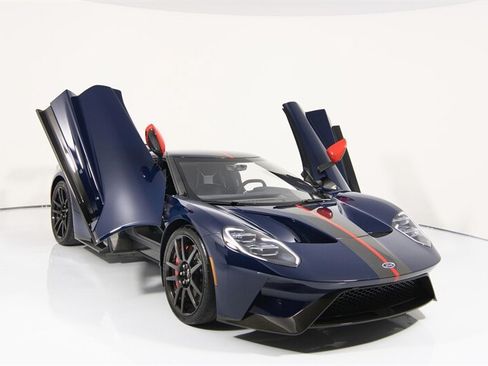 Used 2020 Ford GT Carbon Series RWD image 31