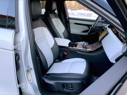 Used 2026 Land Rover Range Rover Evoque Dynamic SE image 8