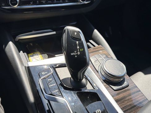 Used 2023 BMW 530i w/ Convenience Package RWD image 22