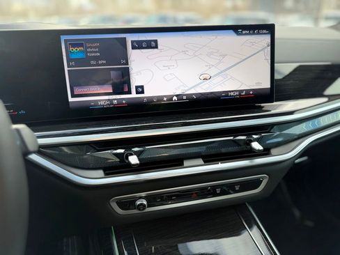 Certified 2026 BMW X7 xDrive40i w/ M Sport Package image 18