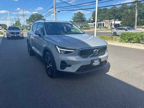 Used 2025 Volvo XC40 B5 Core AWD/4WD image 6