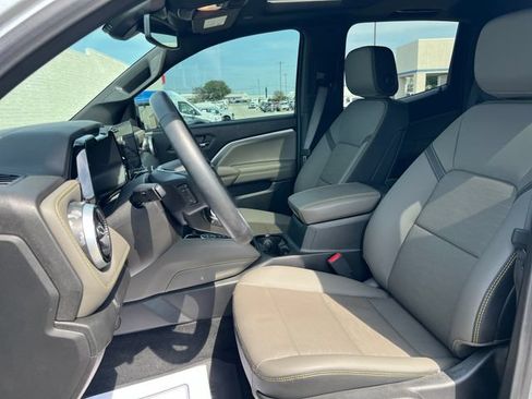 Used 2026 Chevrolet Colorado ZR2 w/ Technology Package AWD/4WD image 36
