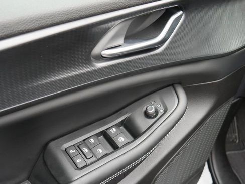 New 2025 Jeep Grand Cherokee Altitude image 12