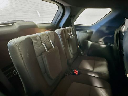 Used 2019 Ford Explorer XLT FWD image 26