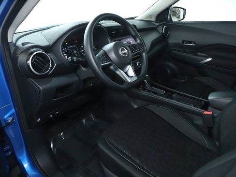 Certified 2024 Nissan Kicks SV w/ Interior Electronics Package image 17