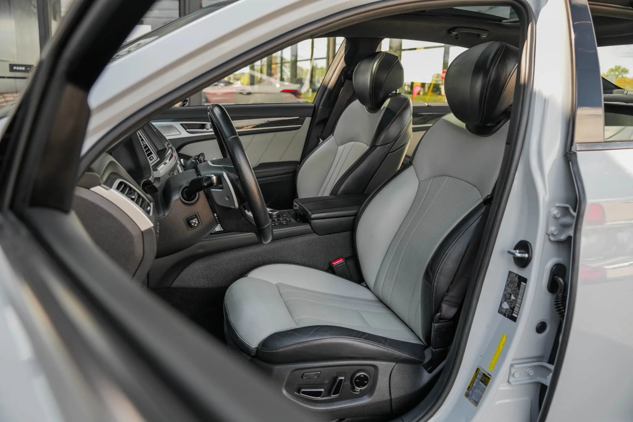 Used 2018 Genesis G80 3.3T Sport AWD/4WD image 13