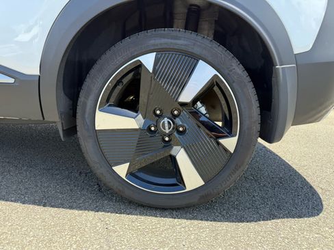 Used 2026 Nissan Kicks SR FWD image 5