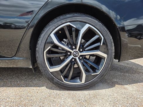 Used 2024 Nissan Altima 2.5 SR w/ SR Premium Package FWD image 10