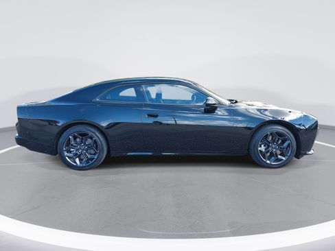 Used 2025 Dodge Charger R/T w/ Quick Order Package 25M R/T image 4