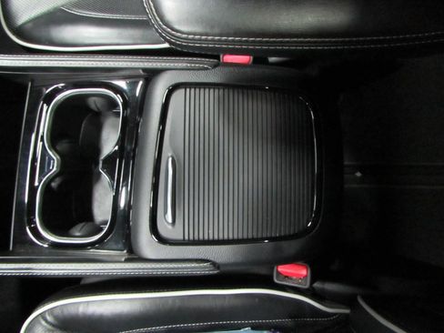 Used 2025 Chrysler Pacifica Limited FWD image 22