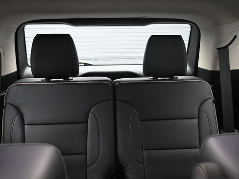 Used 2021 GMC Acadia Denali w/ Denali Ultimate Package image 17