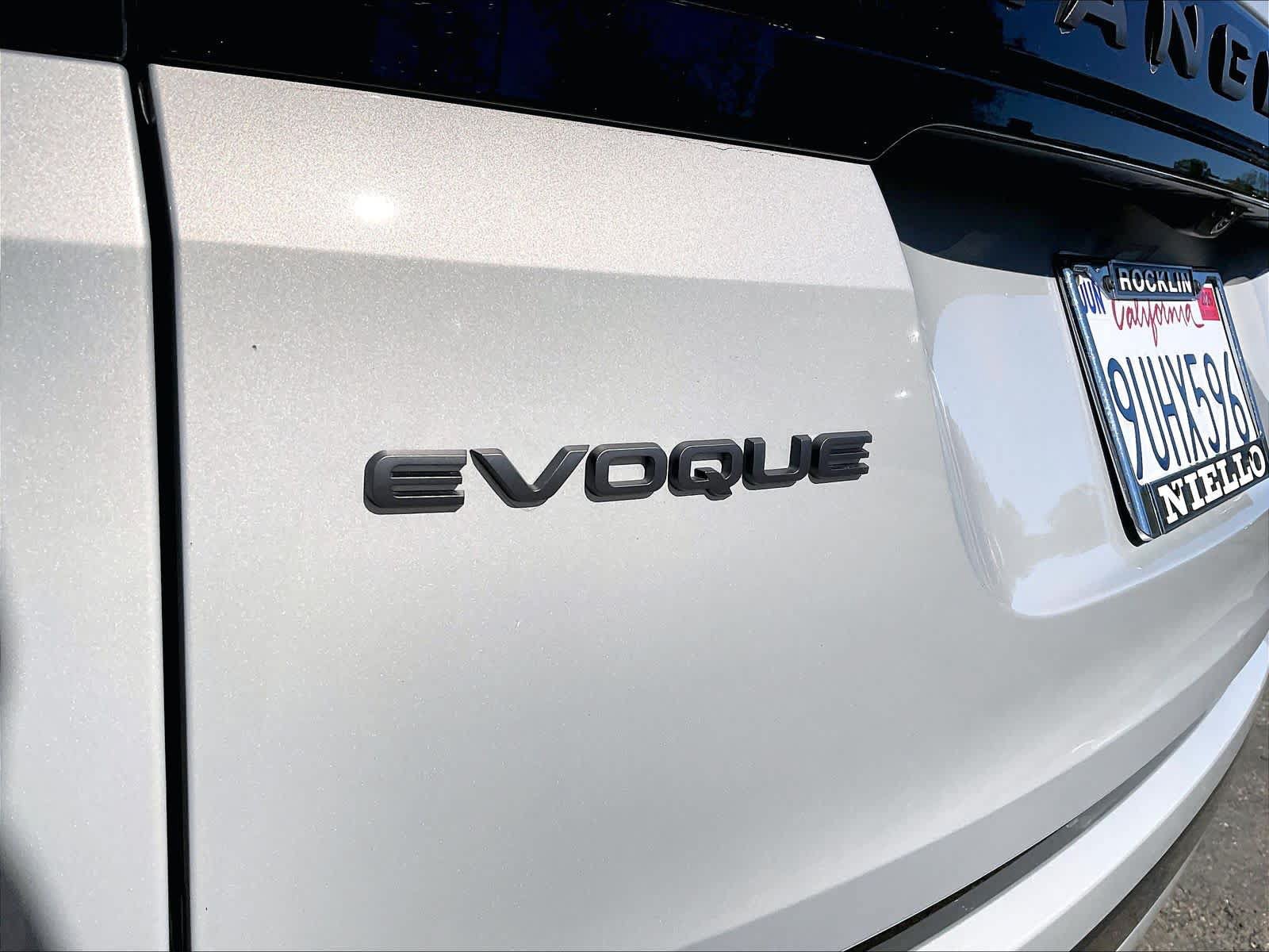 Used 2026 Land Rover Range Rover Evoque Dynamic SE AWD/4WD image 8