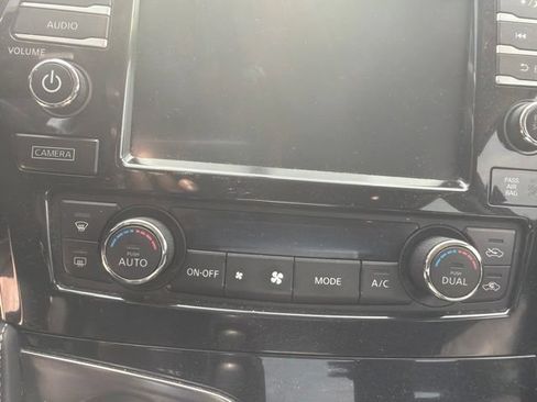 Used 2016 Nissan Maxima 3.5 SV FWD image 38