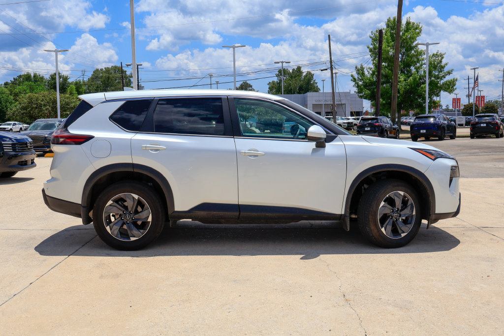 Certified 2026 Nissan Rogue SV w/ Cold Weather Package FWD image 22