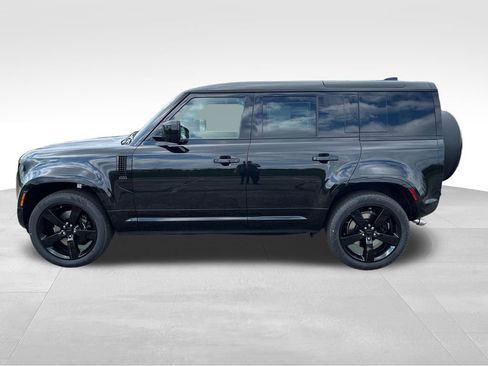 New 2026 Land Rover Defender 110 V8 image 2