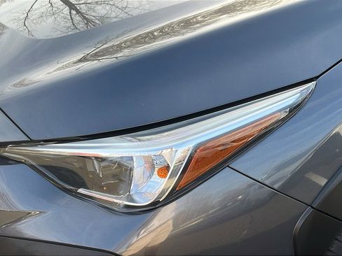 Certified 2024 Subaru Crosstrek 2.0i Premium image 5