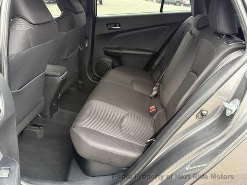 Used 2017 Toyota Prius image 11