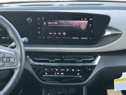 Used 2025 Buick Envista Avenir image 4