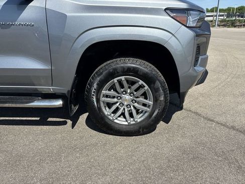 Certified 2024 Chevrolet Colorado LT w/ LT Convenience Package II AWD/4WD image 14