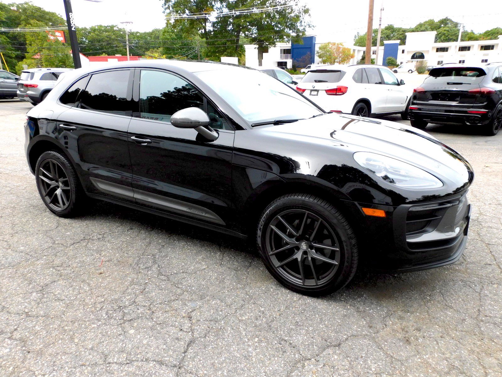 Used 2023 Porsche Macan Turbo AWD/4WD image 7