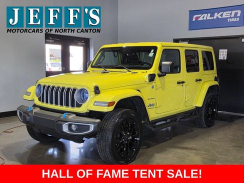 Used 2024 Jeep Wrangler Unlimited Sahara w/ Technology Group AWD/4WD image 1