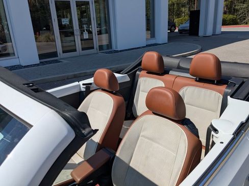 Used 2015 Volkswagen Beetle 1.8T image 11